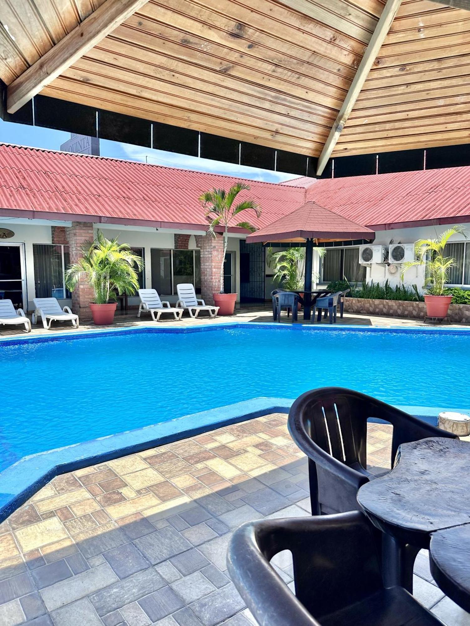 Hotel La Quinta La Ceiba Dış mekan fotoğraf